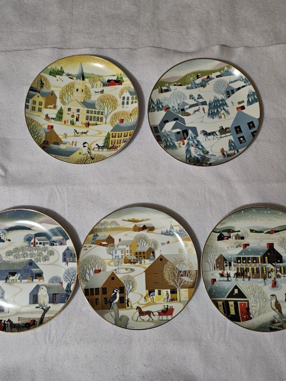 5 ViTG Betsey Bates 1979, 1981, 1982, 1983, 1984 World Book Christmas Plates